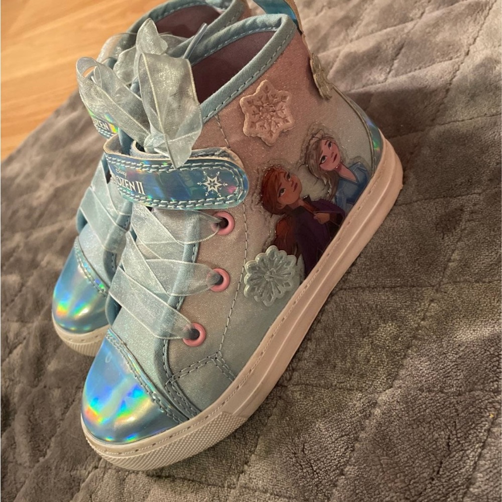 Girls shoes